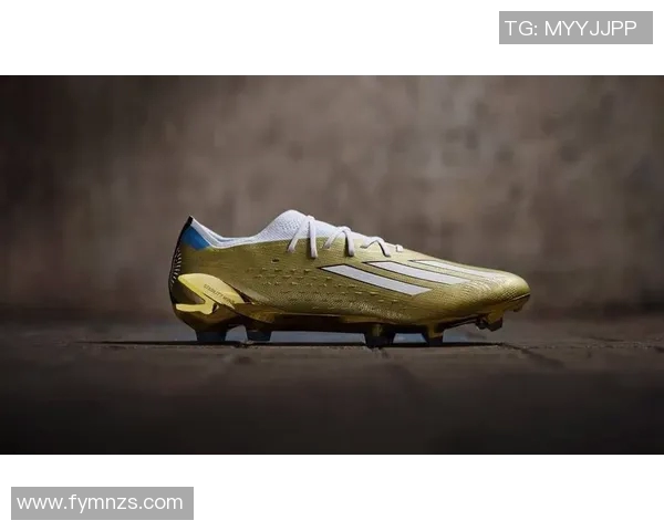 阿迪达斯梅西足球鞋助力球场表现完美展现你的足球梦想与激情